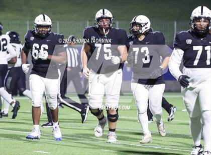 Thumbnail 2 in Iowa Colony vs. Randle (UIL 5A D2 Football Quarterfinal) photogallery.