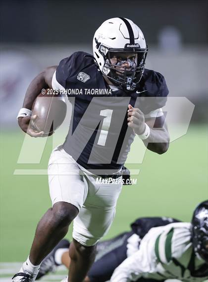 Thumbnail 1 in Iowa Colony vs. Randle (UIL 5A D2 Football Quarterfinal) photogallery.