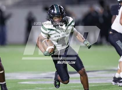 Thumbnail 1 in Iowa Colony vs. Randle (UIL 5A D2 Football Quarterfinal) photogallery.