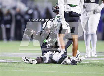 Thumbnail 2 in Iowa Colony vs. Randle (UIL 5A D2 Football Quarterfinal) photogallery.