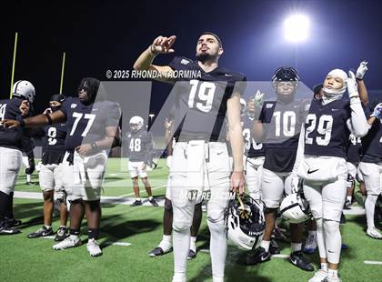 Thumbnail 1 in Iowa Colony vs. Randle (UIL 5A D2 Football Quarterfinal) photogallery.