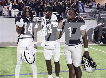 Thumbnail 3 in Iowa Colony vs. Randle (UIL 5A D2 Football Quarterfinal) photogallery.