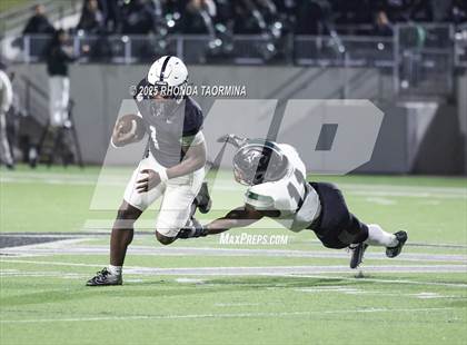 Thumbnail 1 in Iowa Colony vs. Randle (UIL 5A D2 Football Quarterfinal) photogallery.