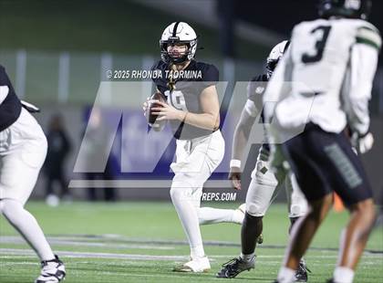 Thumbnail 3 in Iowa Colony vs. Randle (UIL 5A D2 Football Quarterfinal) photogallery.