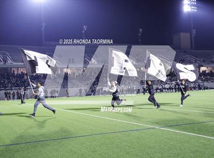 Thumbnail 2 in Iowa Colony vs. Randle (UIL 5A D2 Football Quarterfinal) photogallery.