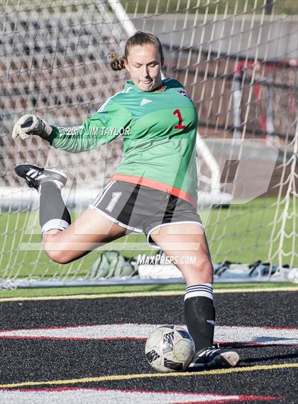 Thumbnail 1 in Mineral Wells vs Wylie (UIL 4A Regional Quarterfinal) photogallery.
