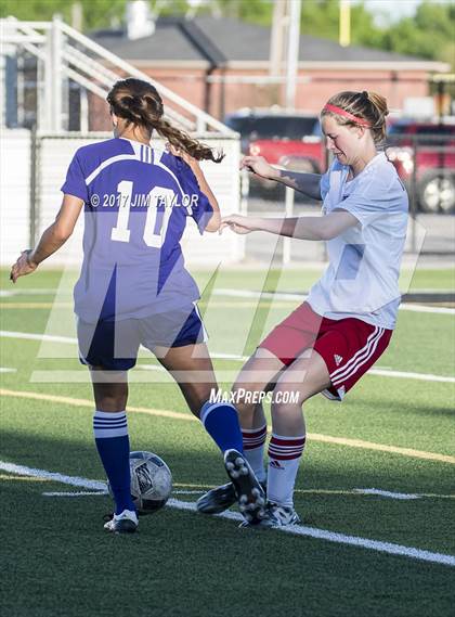 Thumbnail 2 in Mineral Wells vs Wylie (UIL 4A Regional Quarterfinal) photogallery.