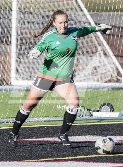 Thumbnail 3 in Mineral Wells vs Wylie (UIL 4A Regional Quarterfinal) photogallery.