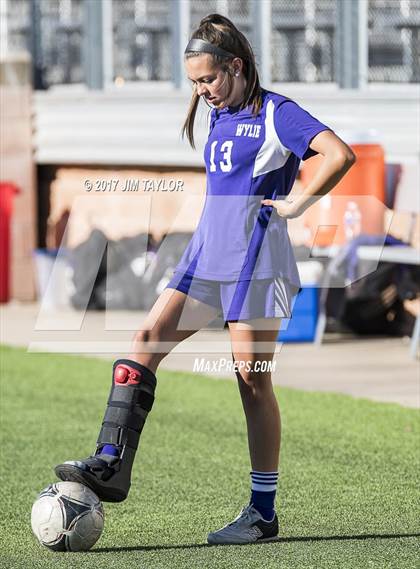 Thumbnail 2 in Mineral Wells vs Wylie (UIL 4A Regional Quarterfinal) photogallery.