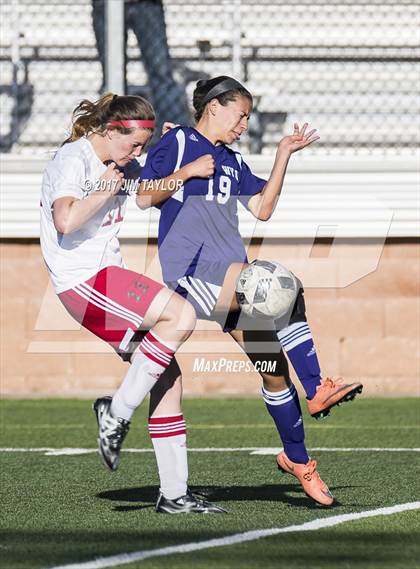Thumbnail 3 in Mineral Wells vs Wylie (UIL 4A Regional Quarterfinal) photogallery.