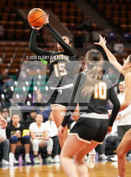 Thumbnail 1 in Alamosa vs Holy Family (CHSAA 4A Great 8) photogallery.
