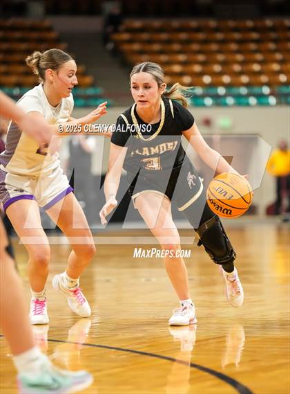 Thumbnail 1 in Alamosa vs Holy Family (CHSAA 4A Great 8) photogallery.