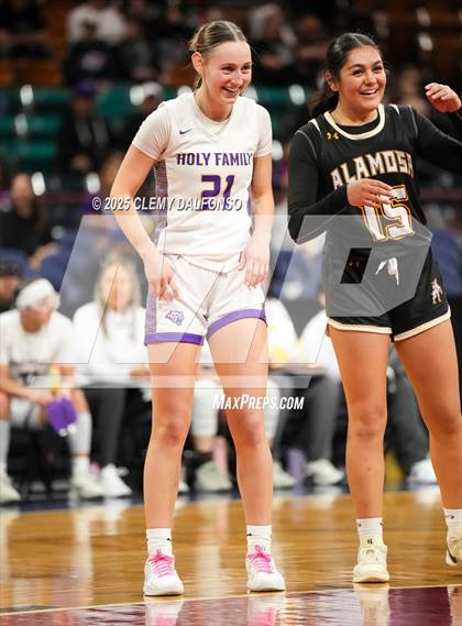 Thumbnail 2 in Alamosa vs Holy Family (CHSAA 4A Great 8) photogallery.
