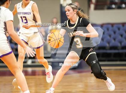 Thumbnail 3 in Alamosa vs Holy Family (CHSAA 4A Great 8) photogallery.