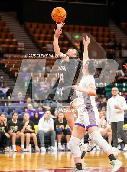 Thumbnail 1 in Alamosa vs Holy Family (CHSAA 4A Great 8) photogallery.