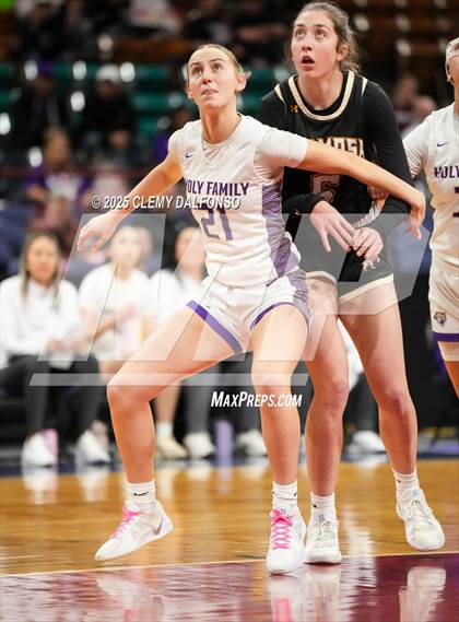 Thumbnail 1 in Alamosa vs Holy Family (CHSAA 4A Great 8) photogallery.