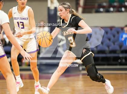 Thumbnail 2 in Alamosa vs Holy Family (CHSAA 4A Great 8) photogallery.