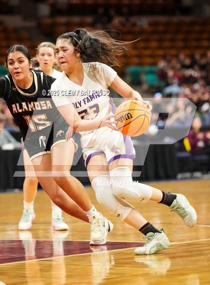 Thumbnail 2 in Alamosa vs Holy Family (CHSAA 4A Great 8) photogallery.