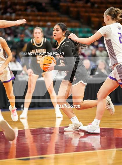 Thumbnail 3 in Alamosa vs Holy Family (CHSAA 4A Great 8) photogallery.