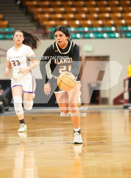 Thumbnail 3 in Alamosa vs Holy Family (CHSAA 4A Great 8) photogallery.