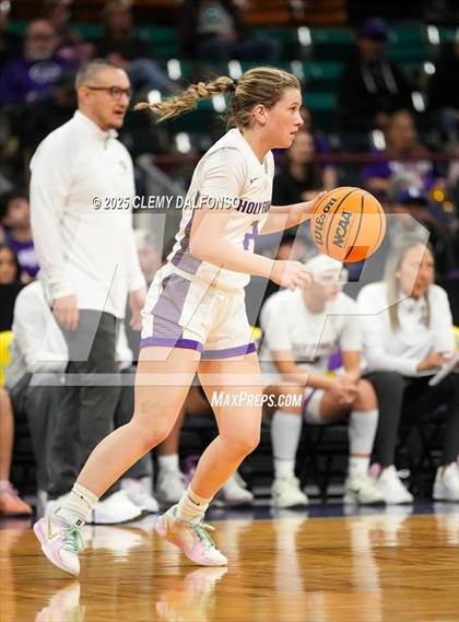 Thumbnail 1 in Alamosa vs Holy Family (CHSAA 4A Great 8) photogallery.