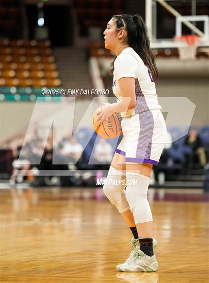 Thumbnail 3 in Alamosa vs Holy Family (CHSAA 4A Great 8) photogallery.