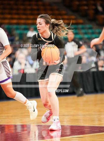 Thumbnail 2 in Alamosa vs Holy Family (CHSAA 4A Great 8) photogallery.