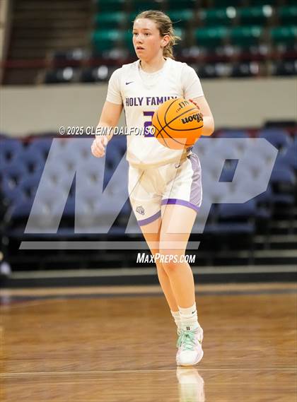 Thumbnail 1 in Alamosa vs Holy Family (CHSAA 4A Great 8) photogallery.
