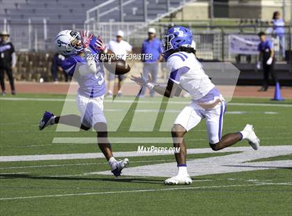 Thumbnail 2 in New Braunfels @ Jay (UIL 5A Football Bi-District Playoff) photogallery.