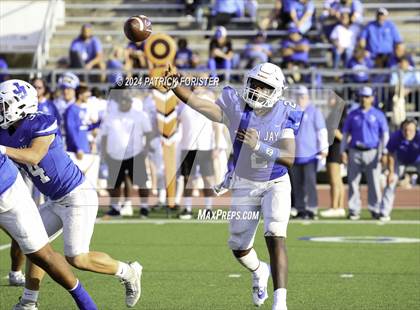 Thumbnail 3 in New Braunfels @ Jay (UIL 5A Football Bi-District Playoff) photogallery.