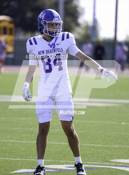 Thumbnail 2 in New Braunfels @ Jay (UIL 5A Football Bi-District Playoff) photogallery.