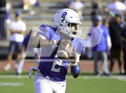 Thumbnail 1 in New Braunfels @ Jay (UIL 5A Football Bi-District Playoff) photogallery.