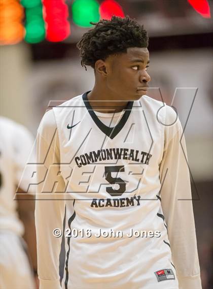 Thumbnail 1 in Commonwealth Academy vs Putnam Vo-Tech/Sci-Tech (Spalding Hoophall Classic) photogallery.