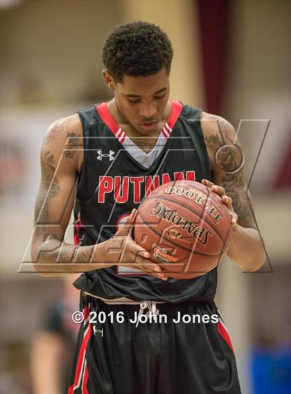 Thumbnail 1 in Commonwealth Academy vs Putnam Vo-Tech/Sci-Tech (Spalding Hoophall Classic) photogallery.