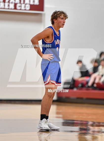 Thumbnail 2 in Quitman vs. White Oak (White Oak Tournament) photogallery.
