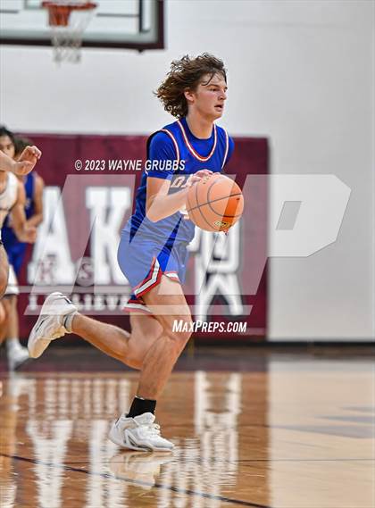 Thumbnail 1 in Quitman vs. White Oak (White Oak Tournament) photogallery.