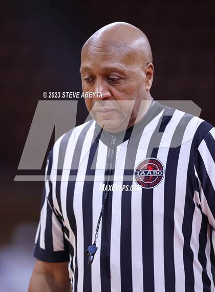 Thumbnail 2 in Resurrection Christian vs. The Classical Academy (CHSAA 4A Great 8) photogallery.