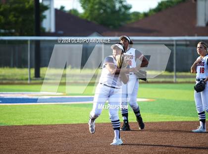 Thumbnail 1 in Sachse vs. Rockwall (UIL 6A Softball Bi-District) photogallery.