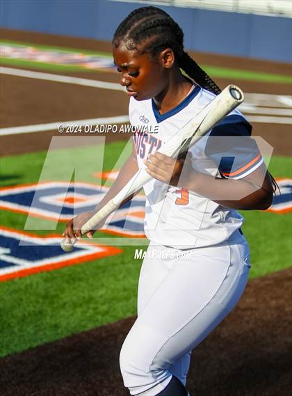 Thumbnail 3 in Sachse vs. Rockwall (UIL 6A Softball Bi-District) photogallery.