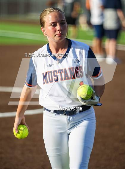 Thumbnail 2 in Sachse vs. Rockwall (UIL 6A Softball Bi-District) photogallery.