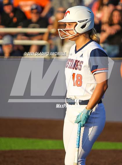 Thumbnail 2 in Sachse vs. Rockwall (UIL 6A Softball Bi-District) photogallery.