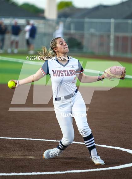 Thumbnail 3 in Sachse vs. Rockwall (UIL 6A Softball Bi-District) photogallery.