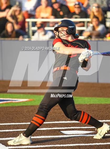 Thumbnail 3 in Sachse vs. Rockwall (UIL 6A Softball Bi-District) photogallery.
