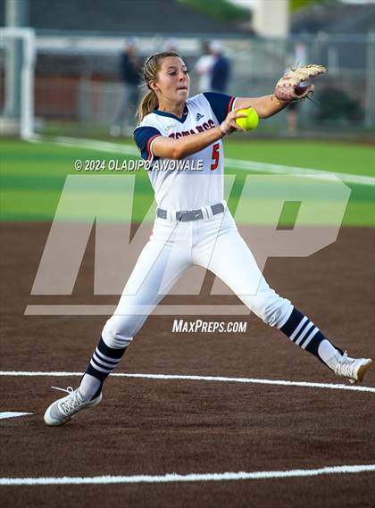 Thumbnail 1 in Sachse vs. Rockwall (UIL 6A Softball Bi-District) photogallery.