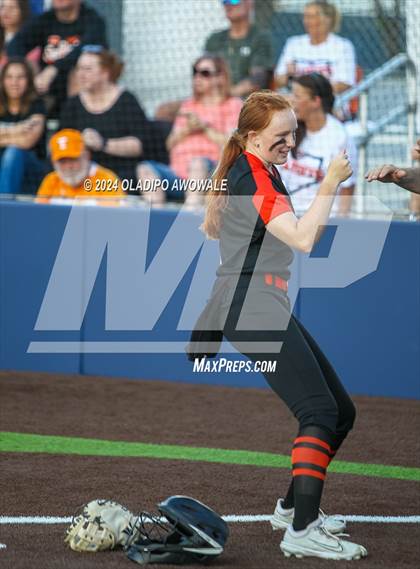 Thumbnail 2 in Sachse vs. Rockwall (UIL 6A Softball Bi-District) photogallery.