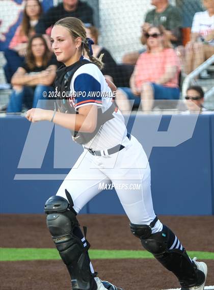Thumbnail 2 in Sachse vs. Rockwall (UIL 6A Softball Bi-District) photogallery.