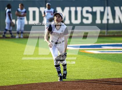 Thumbnail 3 in Sachse vs. Rockwall (UIL 6A Softball Bi-District) photogallery.