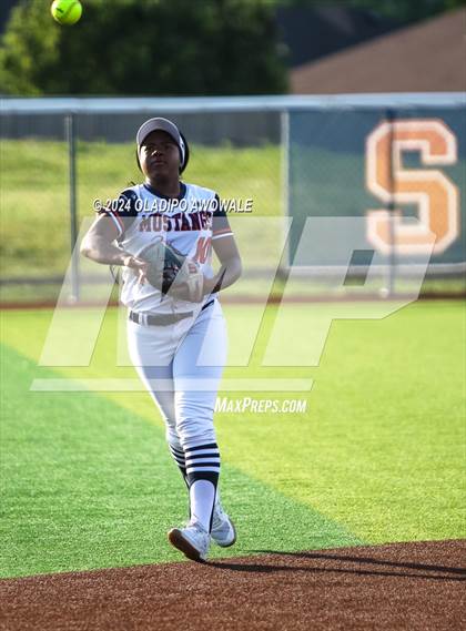 Thumbnail 2 in Sachse vs. Rockwall (UIL 6A Softball Bi-District) photogallery.