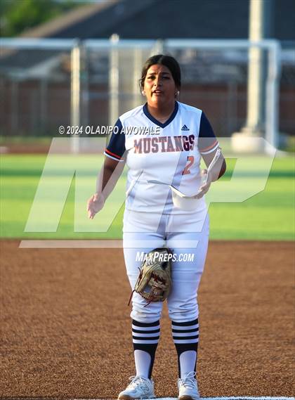 Thumbnail 1 in Sachse vs. Rockwall (UIL 6A Softball Bi-District) photogallery.