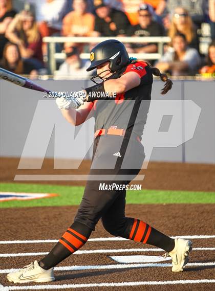 Thumbnail 1 in Sachse vs. Rockwall (UIL 6A Softball Bi-District) photogallery.